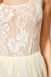 Lace scoop neck bodysuit
