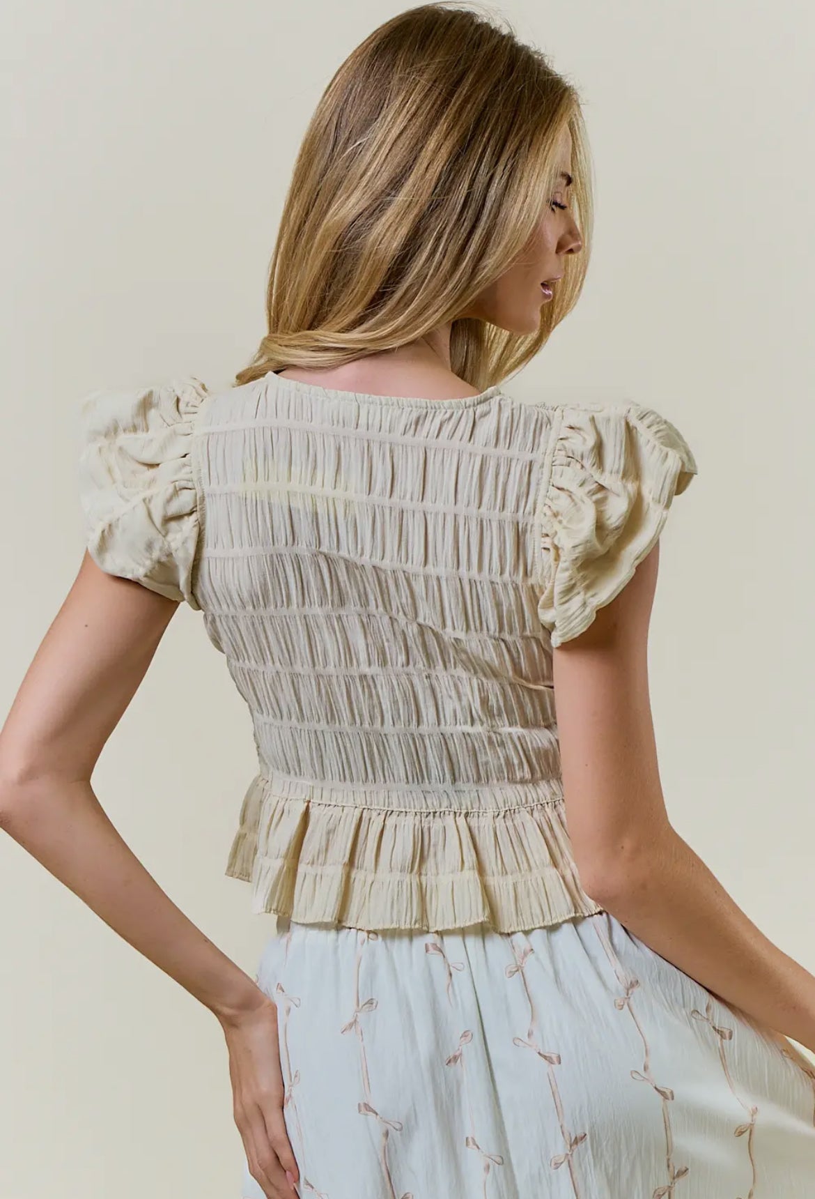 Puff sleeve smocking top