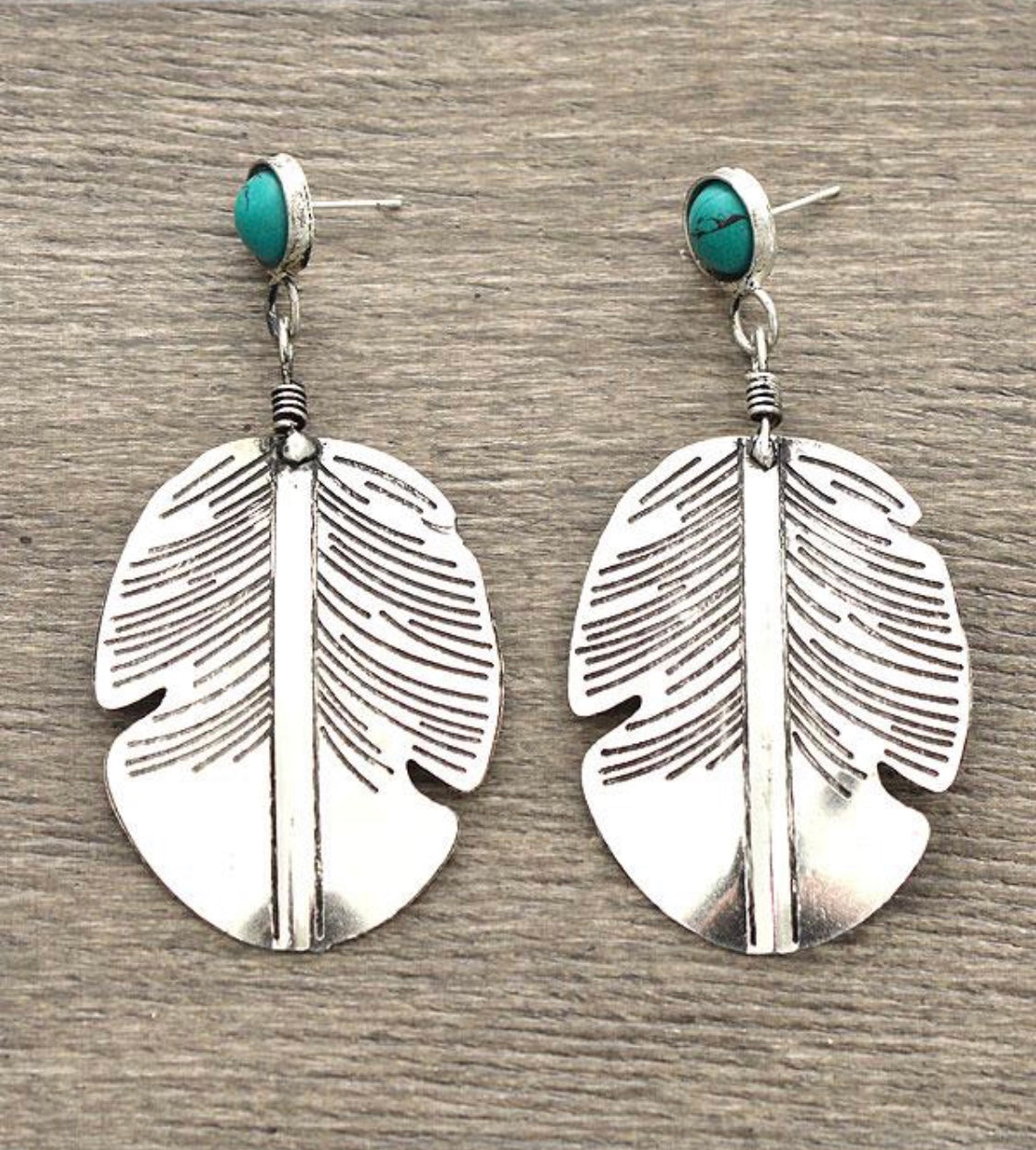 Lovely in feathers earrings